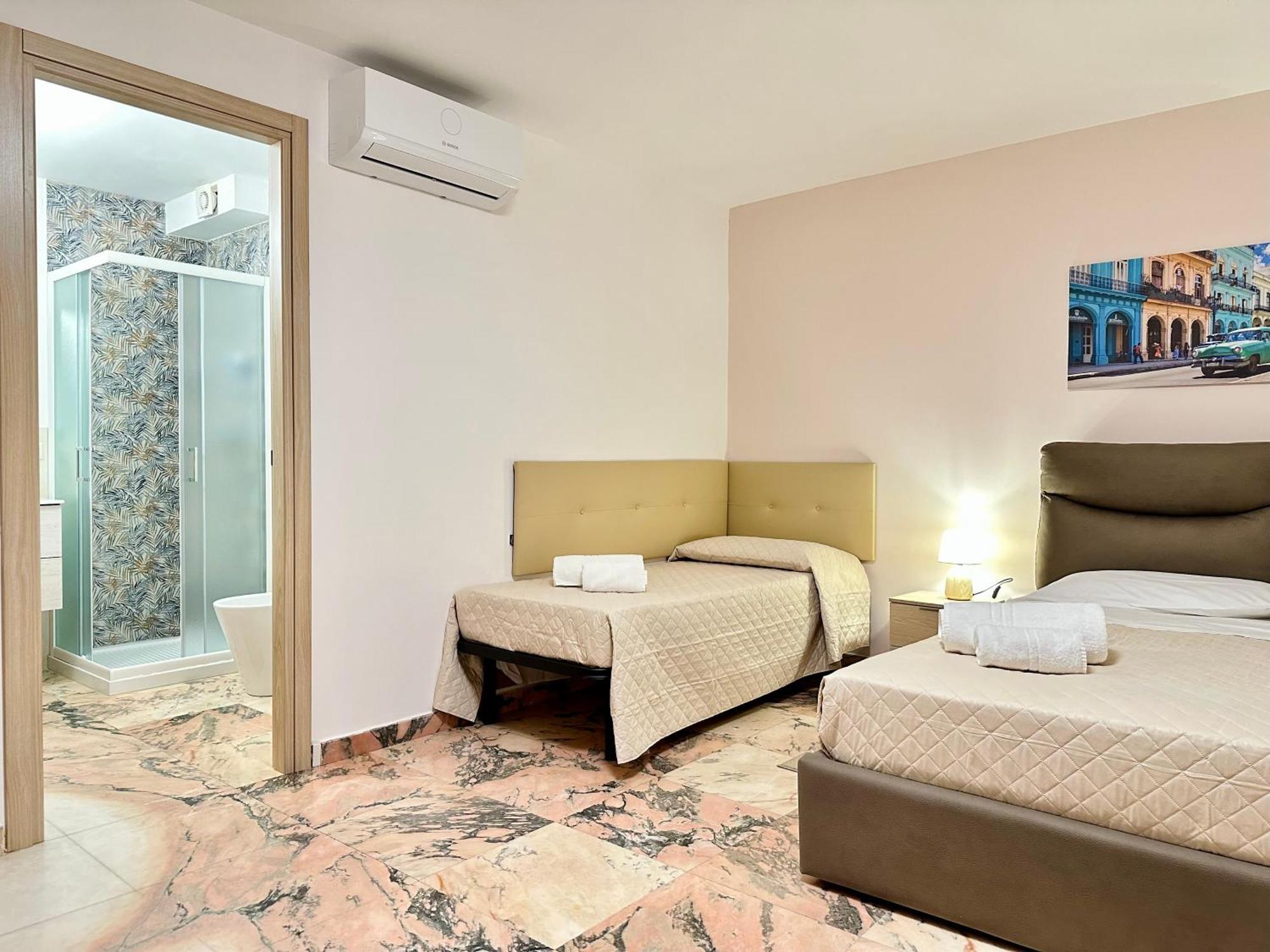 Unique Rooms In Centro Citta Bagno Privato E Climatizzatore Ragusa Exterior foto